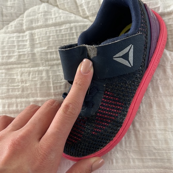 Girls Reebok shoes - Picture 3 of 3